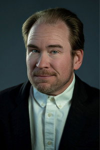 الممثل Dale Dobson
