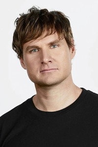 المخرج Damien Power