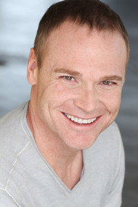 الممثل Damon Carney