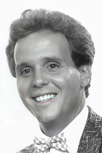 الممثل Dan Monahan