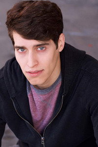 الممثل Daniel Annone