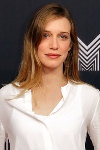 الممثل Daniella Kertesz