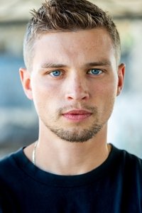 الممثل Darren Mann