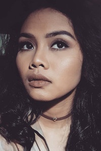 الممثل Dea Panendra