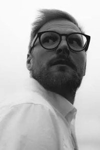 المخرج Dean Puckett
