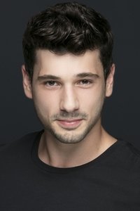 الممثل Deniz Can Aktas