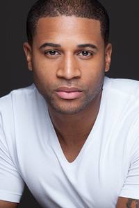 الممثل Devale Ellis