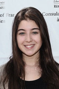الممثل Doga Zeynep Doguslu