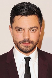الممثل Dominic Cooper