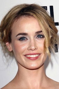 الممثل Dominique McElligott