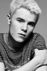 الممثل Edvin Ryding