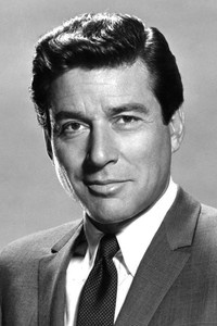 الممثل Efrem Zimbalist Jr.