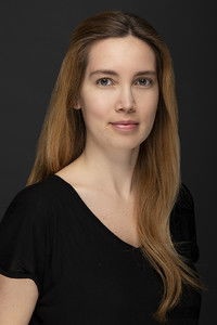 الممثل Efsun Akkurt