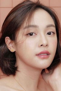 الممثل Eisaya Hosuwan