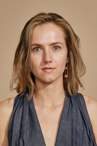 الممثل Ekaterina Baker