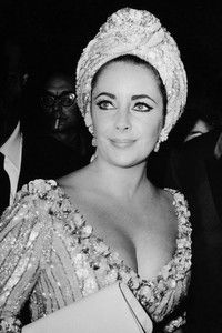 الممثل Elizabeth Taylor
