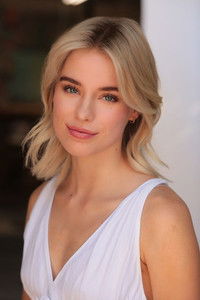 الممثل Elle Chapman