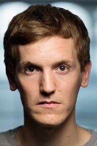 الممثل Elliott Crosset Hove