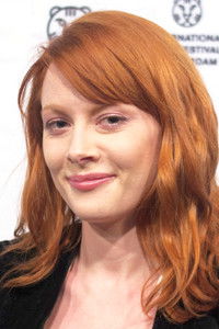 الممثل Emily Beecham