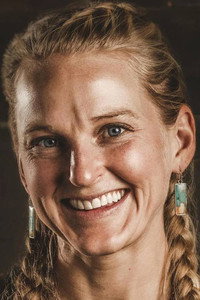 الممثل Emily Harrington