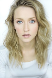 الممثل Emily Tennant