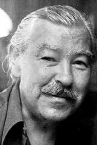 الممثل Emir Buczacki