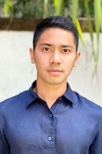 الممثل Emir Mahira