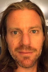 المخرج Eric Abrams