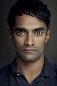 الممثل Esh Alladi