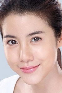 الممثل Esther Supreeleela