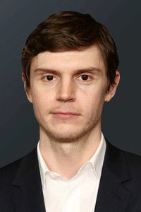 الممثل Evan Peters