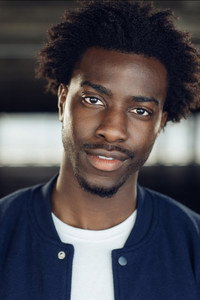الممثل Ezekiel Ajeigbe