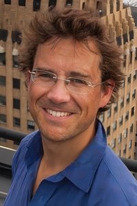 الممثل Fredi Devas