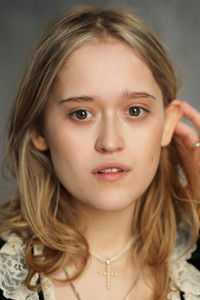 الممثل Freya Hannan-Mills