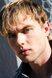 الممثل Garrett Wareing