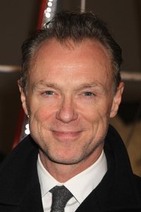 الممثل Gary Kemp