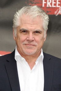 المخرج Gary Ross