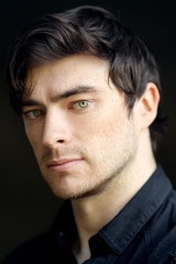 الممثل Gavin Drea