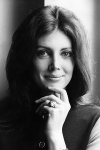 الممثل Gayle Hunnicutt