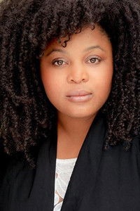 الممثل Gbemisola Ikumelo