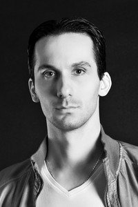 المخرج George Tounas