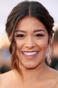 الممثل Gina Rodriguez