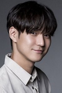 الممثل Go Kyung-pyo