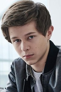 الممثل Graham Verchere