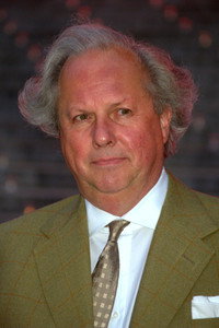 الممثل Graydon Carter