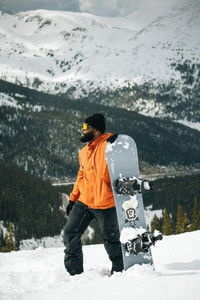 الممثل Gregory Lenora