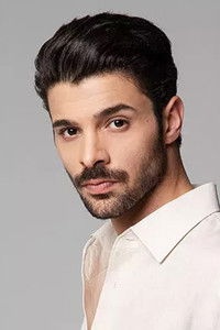 الممثل Halit Ozgur Sari