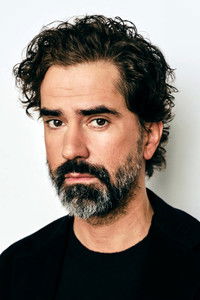المخرج Hamish Linklater