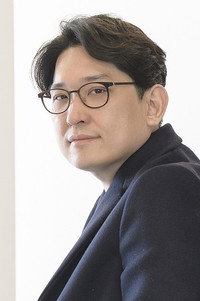 المخرج Han Jae-rim