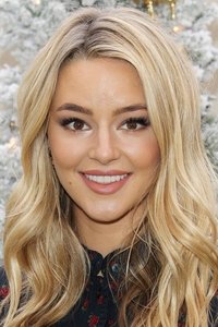 الممثل Hassie Harrison